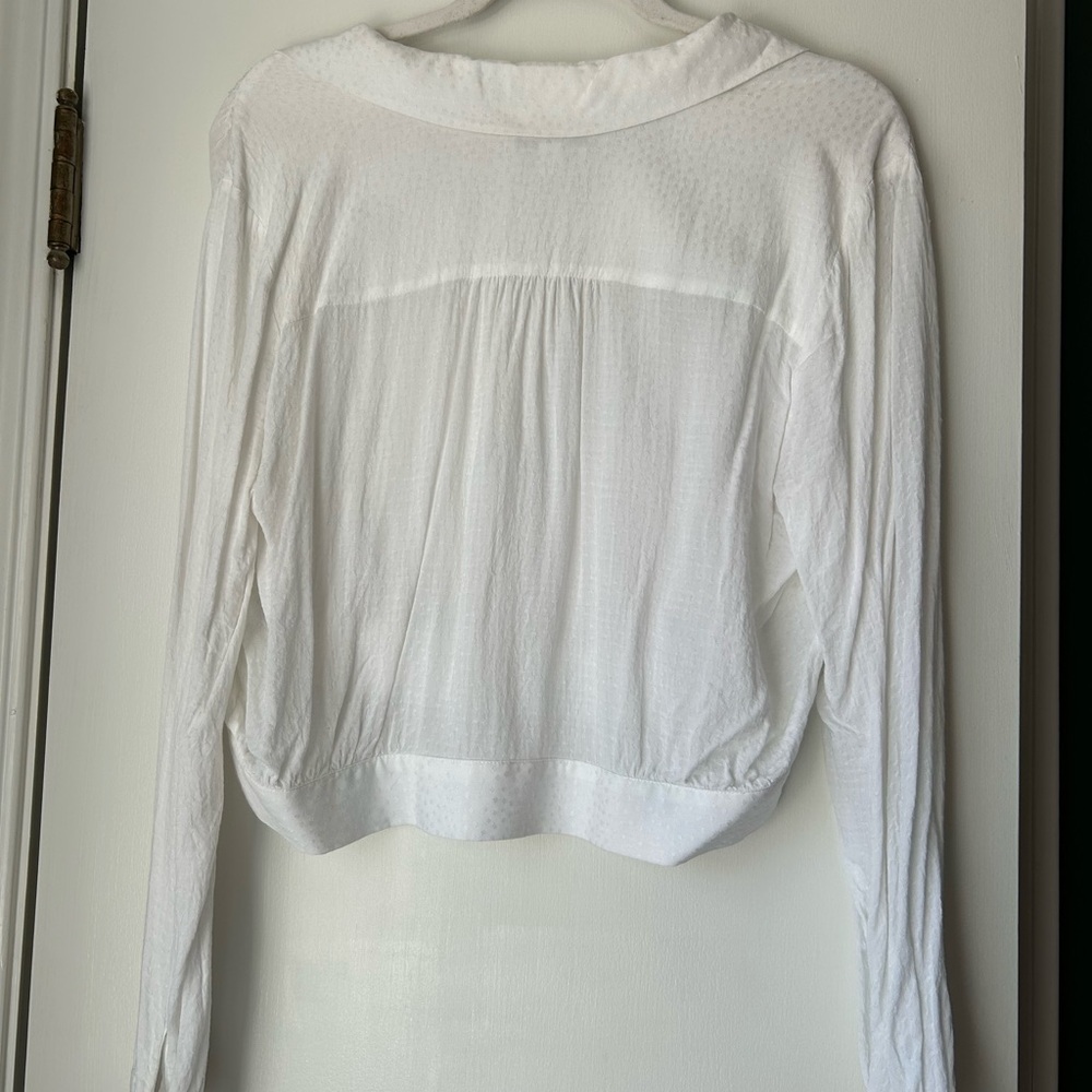 White Button-Up Cropped Top - Picture 3 of 3
